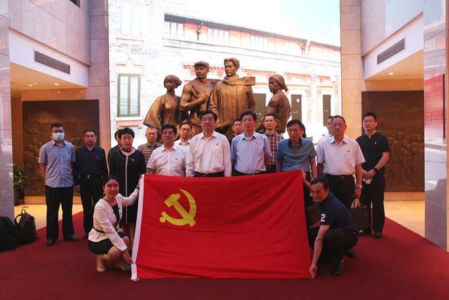 她为什么做事都不和伱说一下商量一下呢?比如她和朋友合作卖口罩 把货囤在家里 她觉得这不用和你说?这-专业问答网站,解答你的疑问